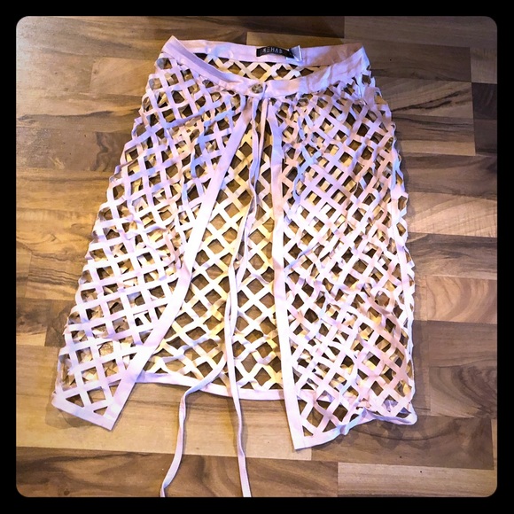 Cover up - Picture 1 of 1